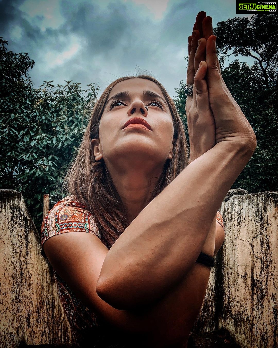 Aparnaa Bajpai Instagram - Soar up high like a bird🦅 And when it’s time to rest we’ll play in the mud. #wordsbyaparnaa . . . #iphonephotography #shotoniphonexs #shotoniphone #snapseed #yoga #garudasana #positiveaffirmations #yogaisart #selfexpression #advancedselfie Rishikesh