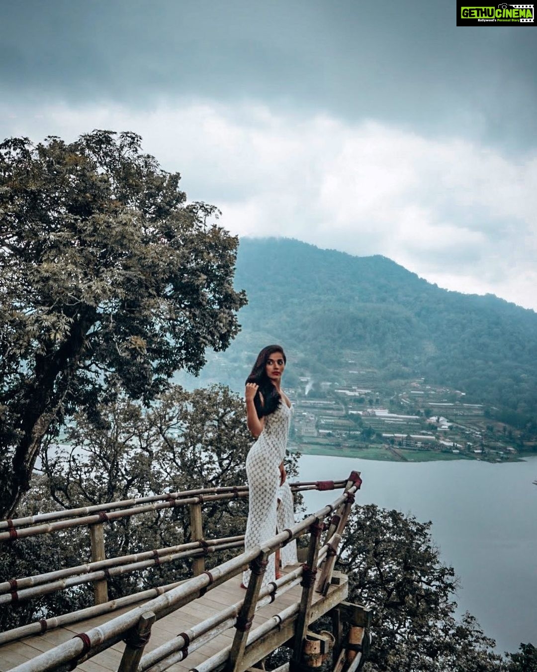 Aparnaa Bajpai Instagram - Looking back at life and thanking my stars✨ #wordsbyaparnaa . . . . . #bali #indonesia #travel #travelphotography #travelblogger #travelgram #travelbucketlist #traveling #sonyalpha #lightroom Bali
