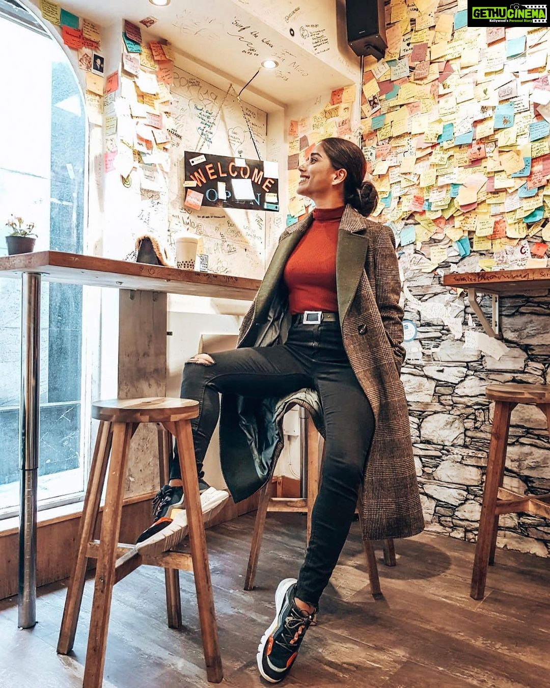 Aparnaa Bajpai Instagram - On a postit note: lets be kinder🙏🏻 Little postits on the wall behind me, in Dublin. We remind ourselves of all the tiny chores of our lives by writing them down on these little chits. All put together, it becomes quite a significant life. . . . #postits #dublin #ireland #postitnoteart #postitnotes #travel #travelling #travelgram Dublin, Ireland