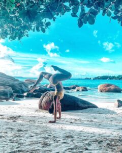 Aparnaa Bajpai Instagram - Earth: you got this! I am there to catch you when you fall but always keep trying😇
.
.
.
#seychelles #ladigue #praslin #travel #traveller #travelbucketlist #beach #beachbum