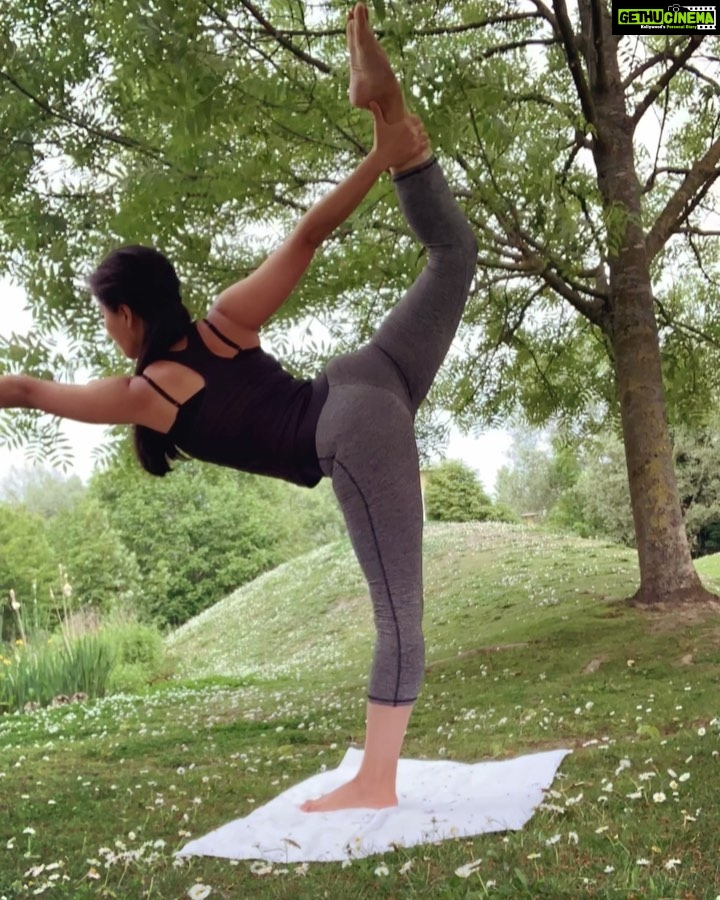Aparnaa Bajpai Instagram - Who wants to join me for #duckyoga ?❤️ Belgium