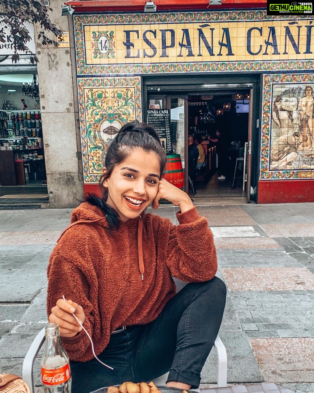 Aparnaa Bajpai Instagram - Buen día a todos!! . . . #travel #travelbucketlist #madrid #spain #españa Spain