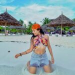 Aparnaa Bajpai Instagram - Now, even the sun is confused where to draw the tan lines.. . . #zanzibar #tanzania #africa #travelbucketlist #travel Zanzibar, Tanzania