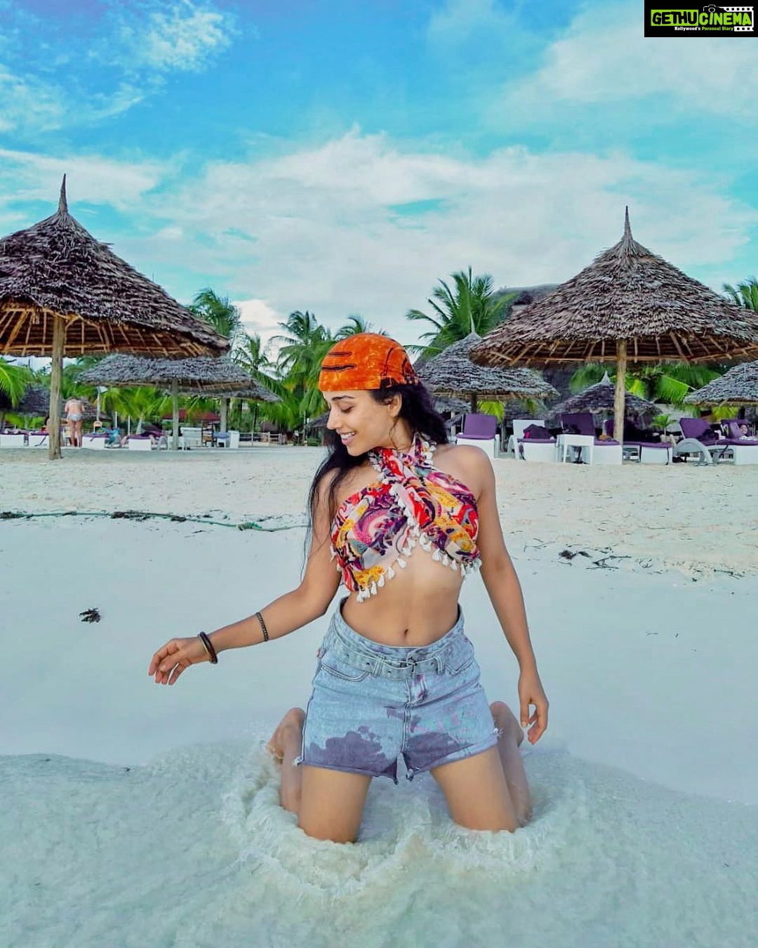 Aparnaa Bajpai Instagram - Now, even the sun is confused where to draw the tan lines.. . . #zanzibar #tanzania #africa #travelbucketlist #travel Zanzibar, Tanzania