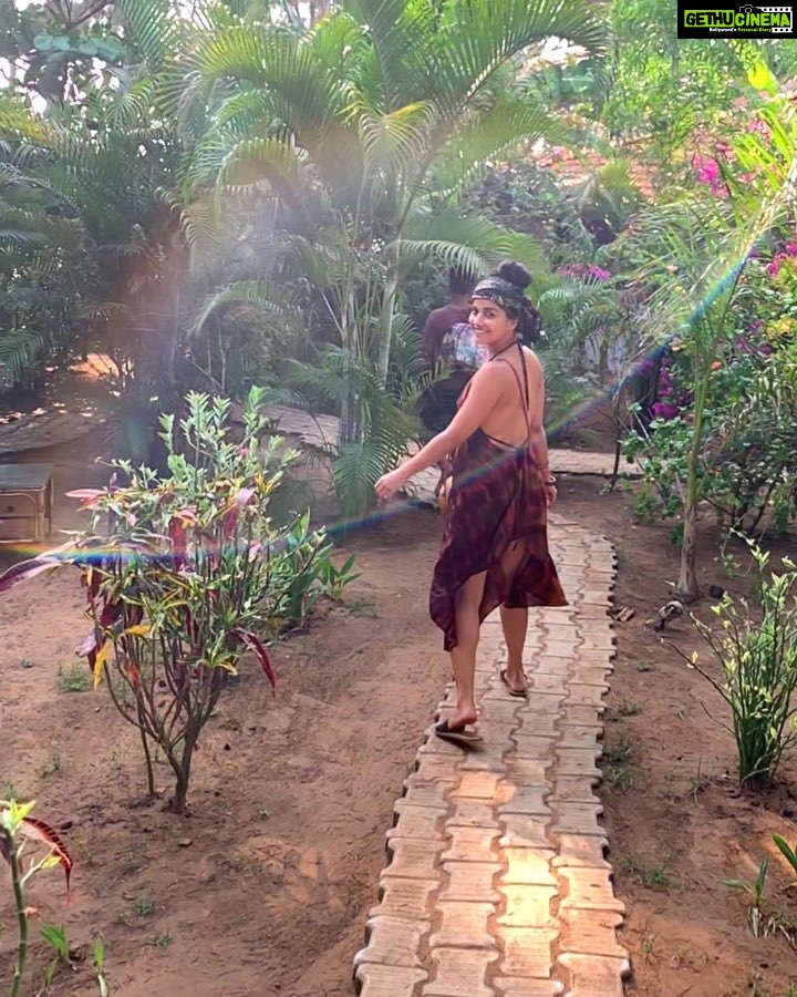 Aparnaa Bajpai Instagram - Contd... Have you seen Goa yet? Emotional me 😅on discovering my boat house 🥰 would you wanna stay here?? . . . #travelbucketlist #travel #goa #india Cassoi by Ciaran's