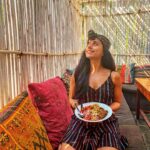 Aparnaa Bajpai Instagram - Always happy when food is around🤷🏻‍♀️ . . . #travel #traveller #goa #india Zest Health Food Cafe