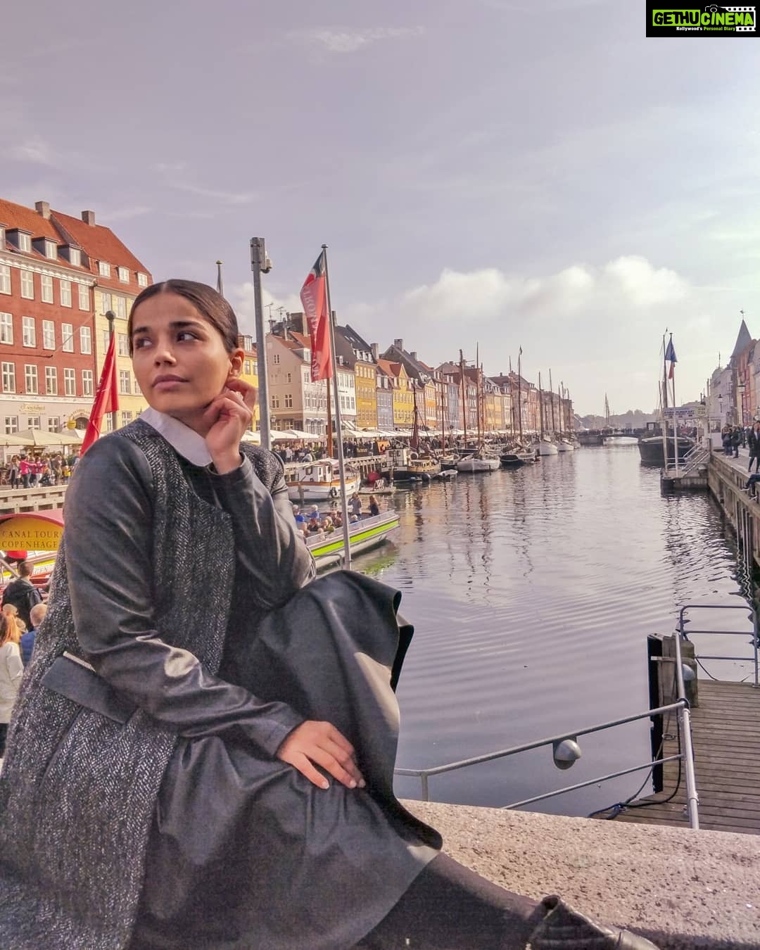 Aparnaa Bajpai Instagram - Throwback someday.. in 2018.. Bye💓 . . . #travel #traveller #mytravelstories #glocalchild #travelbucketlist #travelholic #travelgram #travelshot #blogger #goglocal #denmark #copenhagen Denmark