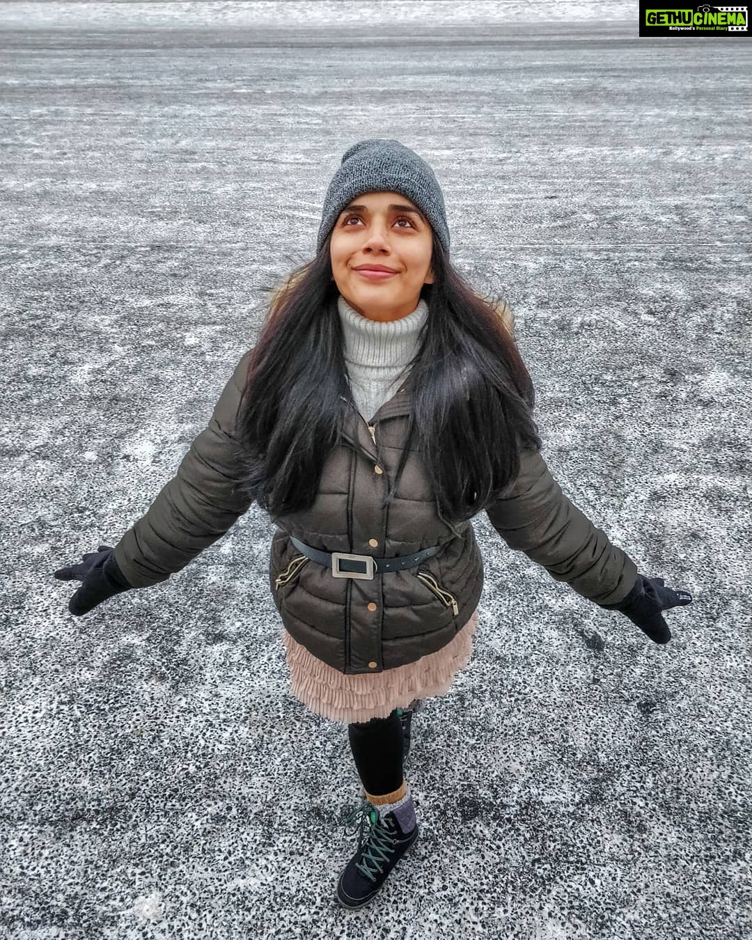 Aparnaa Bajpai Instagram - A warm smile can melt hearts & this is Just Snow ⛄ . . . #travel #traveller #mytravelstories #glocalchild #travelbucketlist #travelholic #travelgram #travelshot #blogger #goglocal #russia #moscow #stpetersburg #hermitage Saint Petersburg, Russia