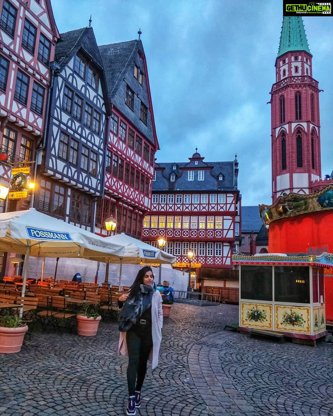 Aparnaa Bajpai Instagram - 🏘️ Römer Rathaus Frankfurt