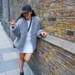 Aparnaa Bajpai Instagram - Cuz too shy to face the camera... #travel #traveller #mytravelstories #glocalchild #travelbucketlist #travelholic #travelgram #travelshot #blogger #goglocal #London London UK