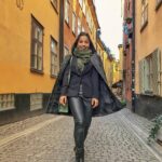 Aparnaa Bajpai Instagram - My daily dancing routine on stranger streets 💃 #travel #glocalchild #traveller #mytravelstories #blogger #travelshot #travelbucketlist #travelholic #travelgram #goglocal Stockholm