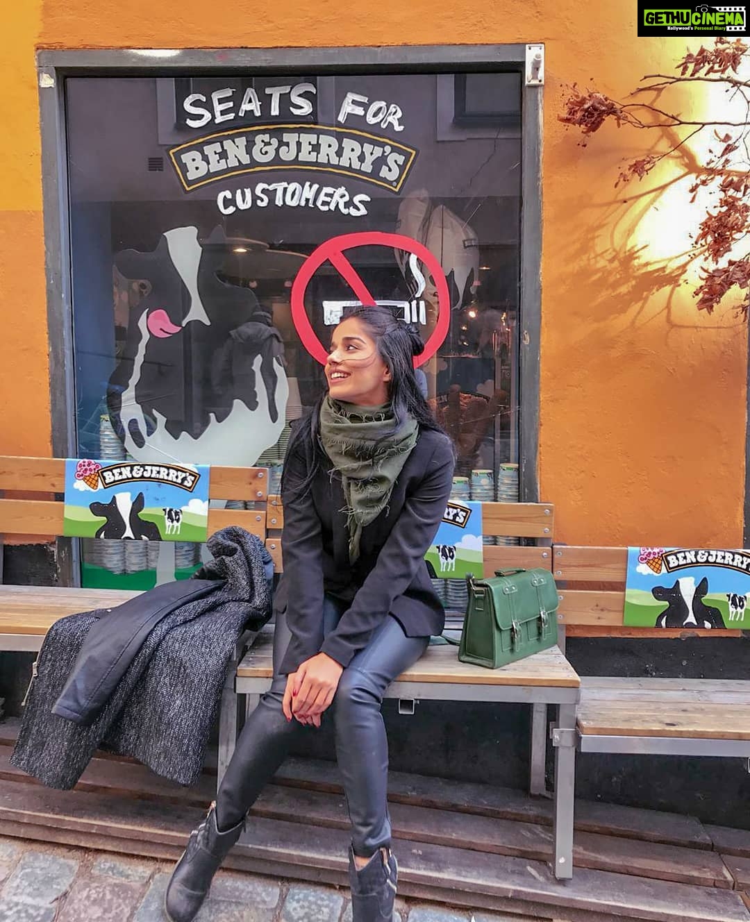 Aparnaa Bajpai Instagram - Rebel💕 #travel #traveller #mytravelstories #glocalchild #travelbucketlist #travelholic #travelgram #travelshot #blogger #sweden #stockholm Gamla Stan, Stockholms Län, Sweden