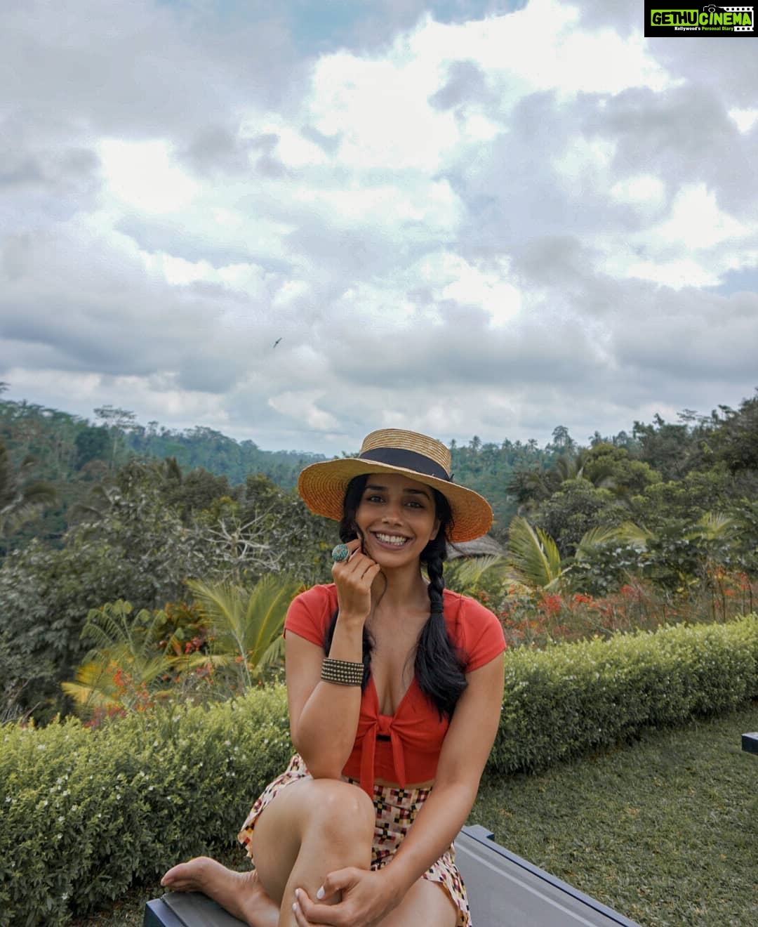 Aparnaa Bajpai Instagram - Awkward plus goof is equal to smile this wide 😁 #bali #ubud #traveller #glocalchild #mytravelstories Bali, Indonesia