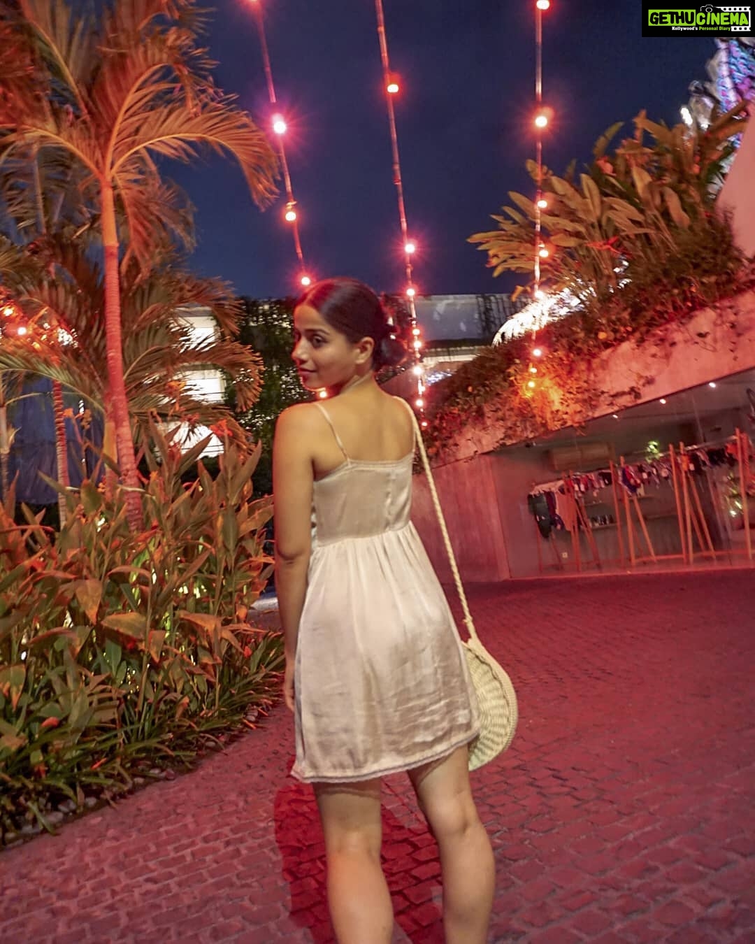 Aparnaa Bajpai Instagram - Bali vibes🌃 birthday vibes👯♀️ #bali #travel #traveller #mytravelstories #glocalchild #sonyalpha Desa Potato Head