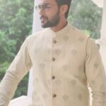 Arav Instagram - Keep it simple..Keep it Elegant.. Wearing @zafirandshadab PC : @raahei 😝 #arav #wedding #indowestern #zafir&shadab #indianwedding #bigfatindianwedding