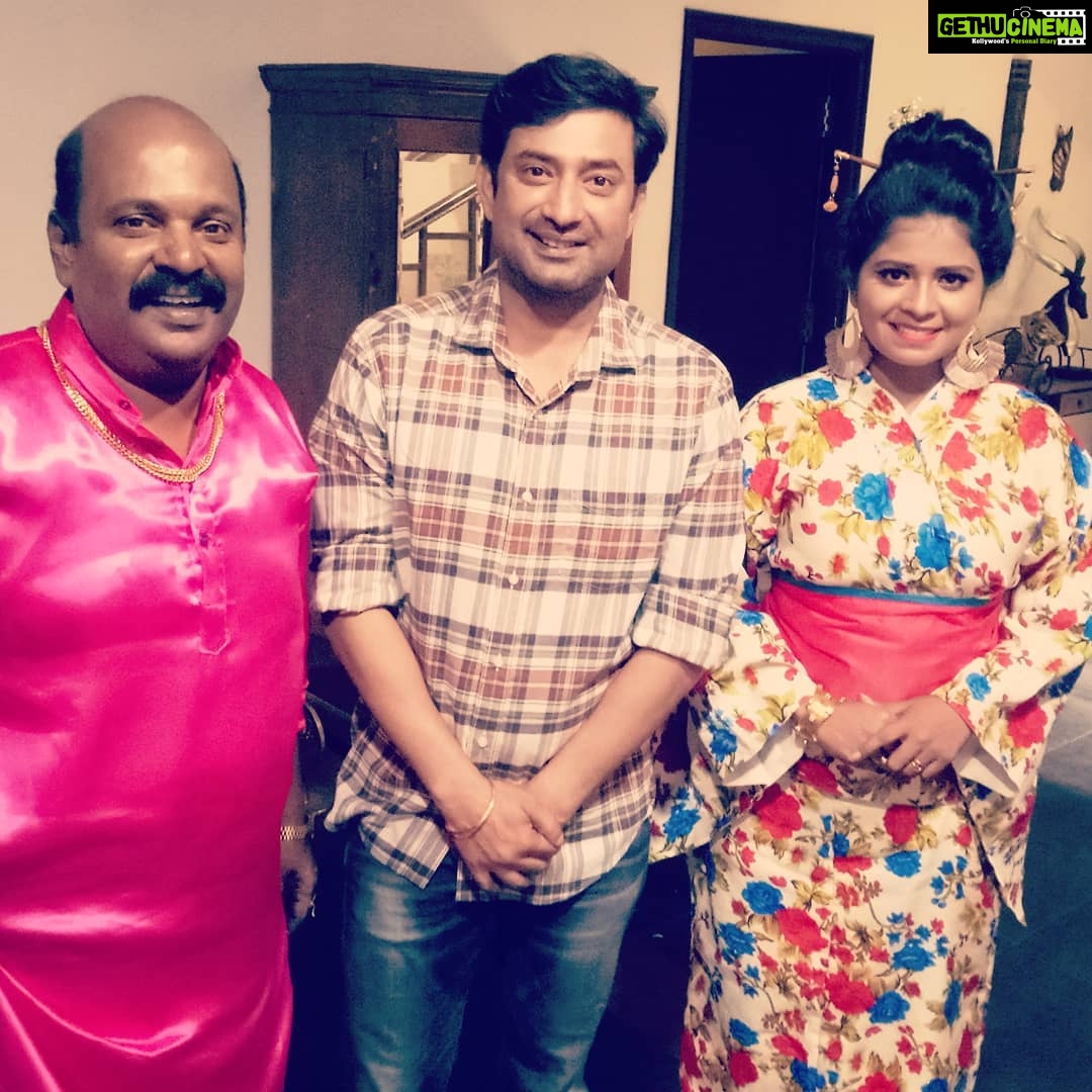 Aravind Akash Instagram - Welcome to our Sunday special episode in abiyum naanum tommrow at 9:30pm till 10:30 pm with @sun_tv_official @actormadhumitha @singam pulli @lathasaba @director_jr @vidyavinumohan @akilaideasofficial@rajkamal.kolors @riyamanoj_official @kurinjii @shyamji_s @nidhishkutty_official