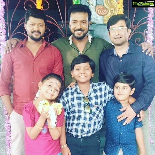 Aravind Akash Instagram - ABHIYUM NAANUM @suntv @visiontimethamizh @suntv @director_jr @visiontimethamizh @trendloud @abhiyumnaanumfansclub @abhiyumnaanum_suntv @abhiyumnanum_official @riyamanoj_official @nidhishkutty14 @jattijaganathan @lathasaba @aravindaakash @vidyavinumohan @akilaideasofficial @kurinjii @shyamji_s @rajkamallatharaobioscopes @sunnxt