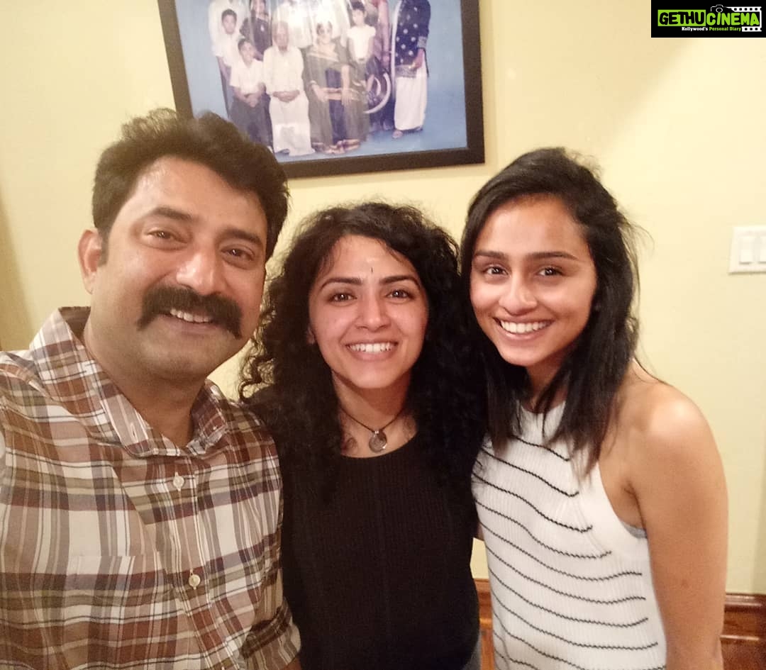 Aravind Akash Instagram - With pragathi and Maalavika 😊