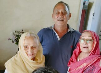 Aravind Akash Instagram - Met my lovely souls after a very long time, a picture perfect with my granny, uncle and mother ♥️♥️♥️