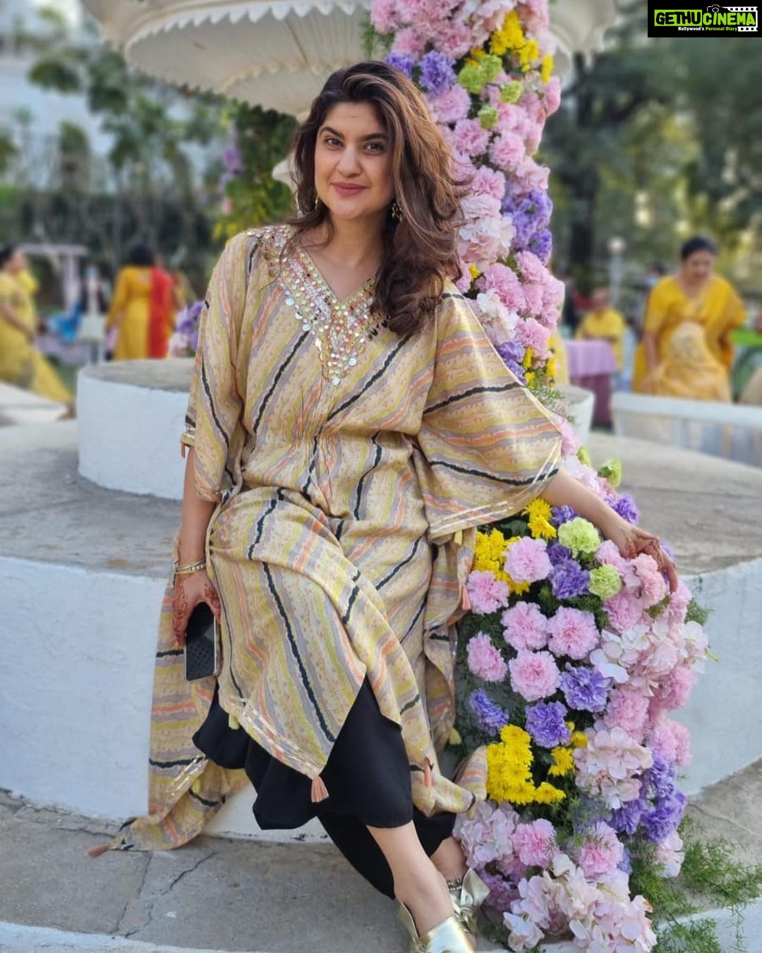 Archana Instagram - Go with the flo(wers) 😬😬😬 Taj Falaknuma Palace