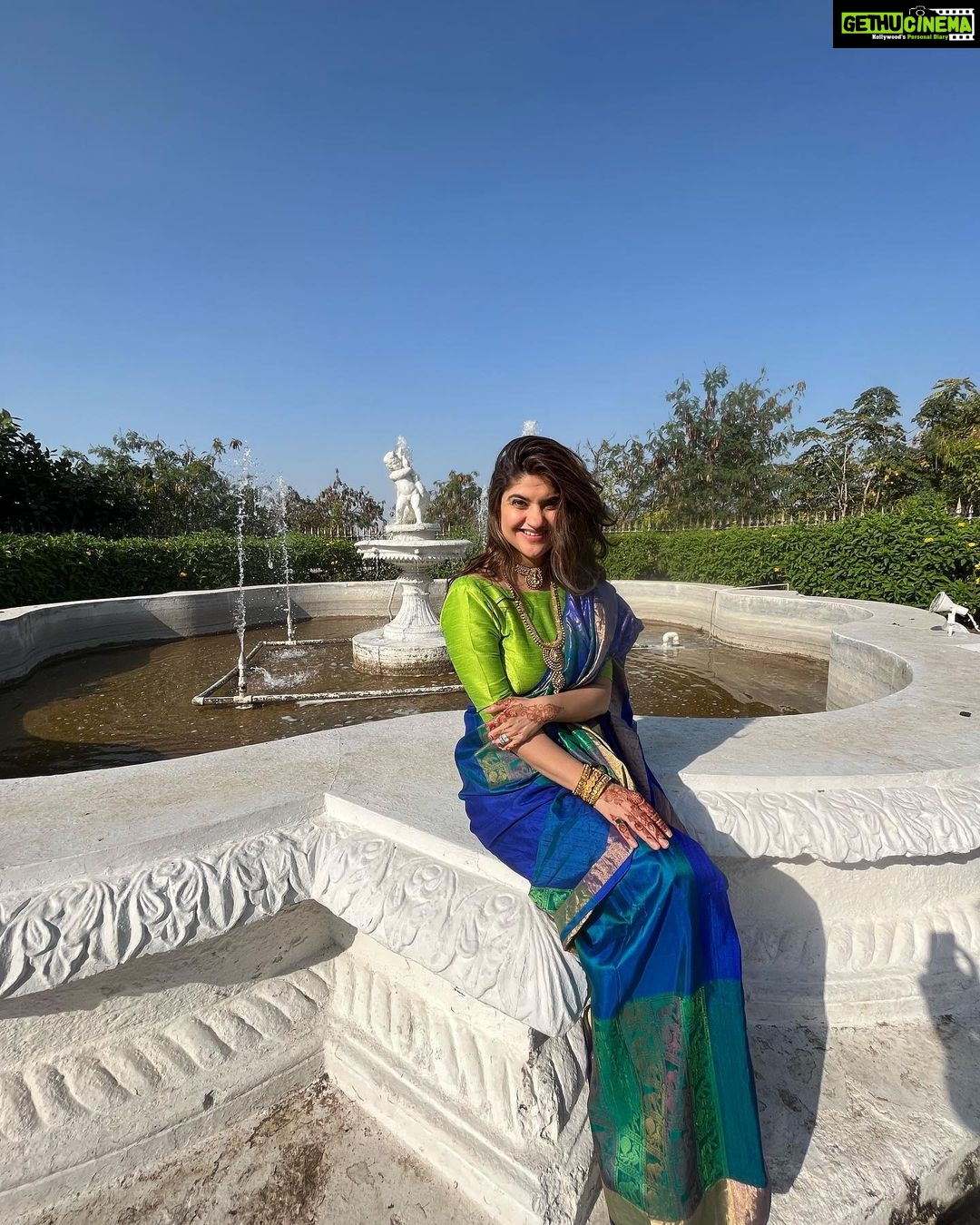 Archana Instagram - When you try to show off #jewellery while posing! :) . . . Jewellery- @azotiique Taj Falaknuma Palace