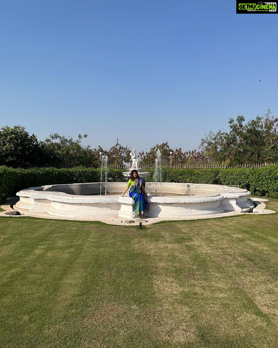 Archana Instagram - When you try to show off #jewellery while posing! :) . . . Jewellery- @azotiique Taj Falaknuma Palace