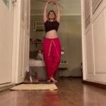 Archana Instagram - This post dedicated to all the dancers here who have danced in their rooms (locked) in front of a mirror… I miss #dancing & apologies to the trained dancers here … I wish I was trained too in #classical form! Simply love it! I was basically lazy and bored to exercise after what seems like 75years … that’s why so unfit! But sharing to inspire@me self to get fitter & to inspire anyone who wants to dance & work out too! 🤗🤗🤗 ok now I better go do some serious postures #yoga p.s. excuse the kuch bhee dance … but move as ur body feels … just #gowiththeflow . . . #dance #move #grove #umamohan #shivastrotram #shiva #classicaldance #indian #ishafoundation #dhoti #red #inspire #ﬁtness #desi #random