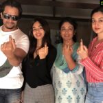 Arjun Sarja Instagram – VOTING IS YOUR RESPONSIBILITY AND YOUR BIRTH RIGHT 
ACT ON IT
JAIHIND
