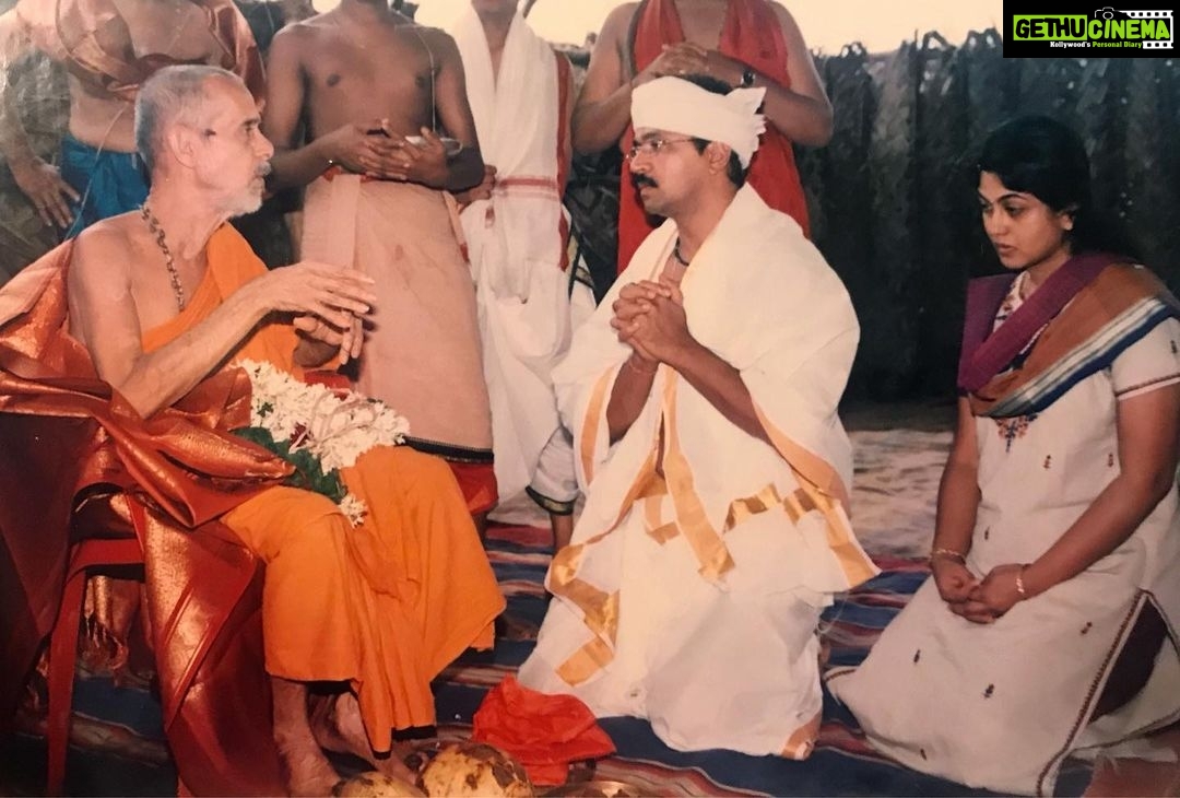 Arjun Sarja Instagram - Pejawar Seer Sri Vishwesha Teertha Swamy will continue being a guiding force to people forever. We were extremely blessed and fortunate to have him perform the Bhoomi Pooja for our Anjaneya Temple. Will miss his physical presence immensely 🙏🏽🙏🏽