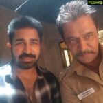 Arjun Sarja Instagram – Good morning and a fantabulous cheerful productive healthy weekend to you sweetzzzz🙂🙂
KOLEGAARAN shoot almost completed.