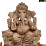 Arjun Sarja Instagram - My prayers to our BOSS GANAPATHY🙏🙏 to bless you and your sweet families with super health, harmony, happiness, fortune and prosperity🙂🌹🌹. Love u allll