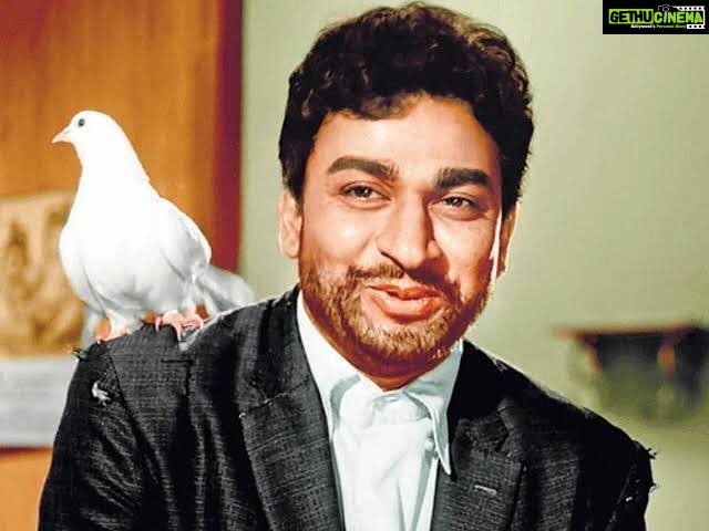 Arjun Sarja Instagram - Remembering the LEGEND. A boon to Karnataka and a PRIDE of Indian film industry. Happy birthday... Salutes