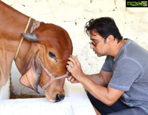 Arjun Sarja Instagram - Love and affectionate is all they need and all we need.. let’s be more compassionate towards one another❤️