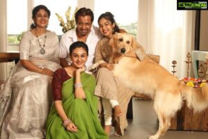 Arjun Sarja Instagram - Happy Diwali to everyone celebrating🪔 
JAIHIND 
@aishwaryaarjun @anj204 
📸 @tarunkoliyot