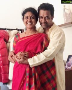 Arjun Sarja Instagram - How lucky am I to have this beautiful lady?? Have a loving day sweeeetz. GOD BLESS