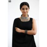 Arthana Binu Instagram - #kadaikuttysingam success meet 🎉🎊 Yaay it's a blockbuster 🌟 Dressed in black stitched by Amma and styled by jinju baby ❤ 📷 @sureshsugupro