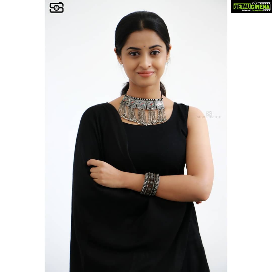 Arthana Binu Instagram - #kadaikuttysingam success meet 🎉🎊 Yaay it's a blockbuster 🌟 Dressed in black stitched by Amma and styled by jinju baby ❤ 📷 @sureshsugupro