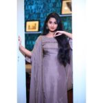 Arthana Binu Instagram - Thank you 👗@fatiz_bridal_emporio for keeping it subtle and classy 🦄for the press meet of #kadaikuttysingam Thank you @georgezarah I love this chameleon Kurta that changes the shade according to the lighting 🌟💫
