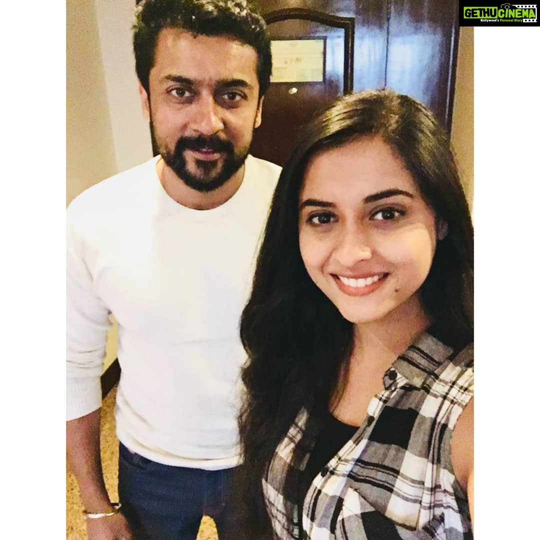 Arthana Binu Instagram - Charmer 💫 Both on and off-screen . . . Forever an admirer of his art ❤ Now connected professionally by #kadaikuttysingam
