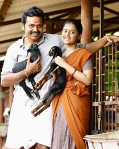 Arthana Binu Instagram - With our kadai kutty singham ❣💫 #kadaikuttysingam #chinnababu Our film is also going to release in Telugu, titled as 'chinnababu'❤