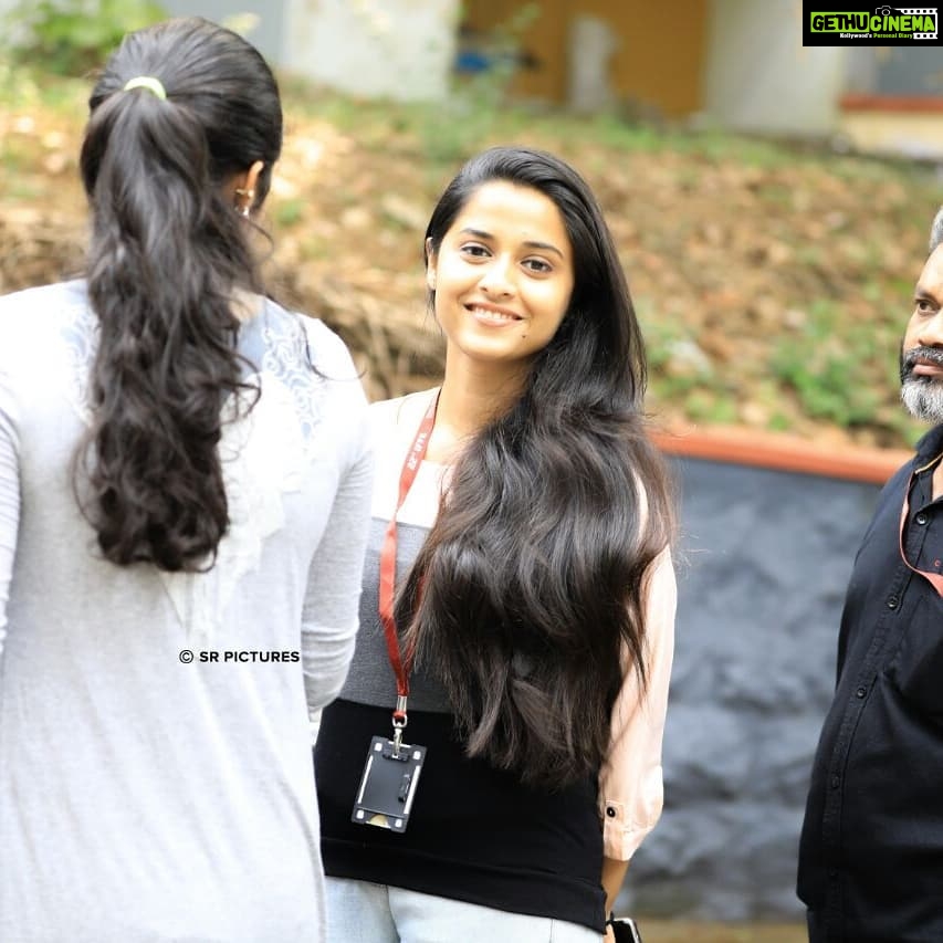 Arthana Binu Instagram - One day,two films,few beautiful moments And some clicks like this🌟♀ #shortandsweetiffkmemories2017 PC @sreeraj_capture
