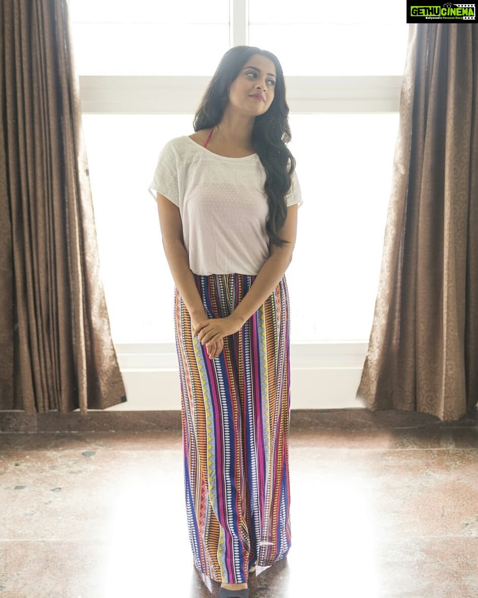 Arthana Binu Instagram - For an interview💃 Hair and makeup :@jo_makeup_artist 💅💫 Styled by :jinju💗💞 PC :@vikychillzphotography Ambasamudram