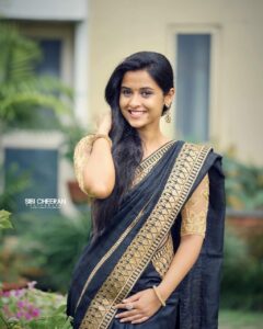 Arthana Binu Instagram - Girls look more pretty when they flaunt their mom's saree☄ . . . . . Isn't it ?? PC @sibicheeran