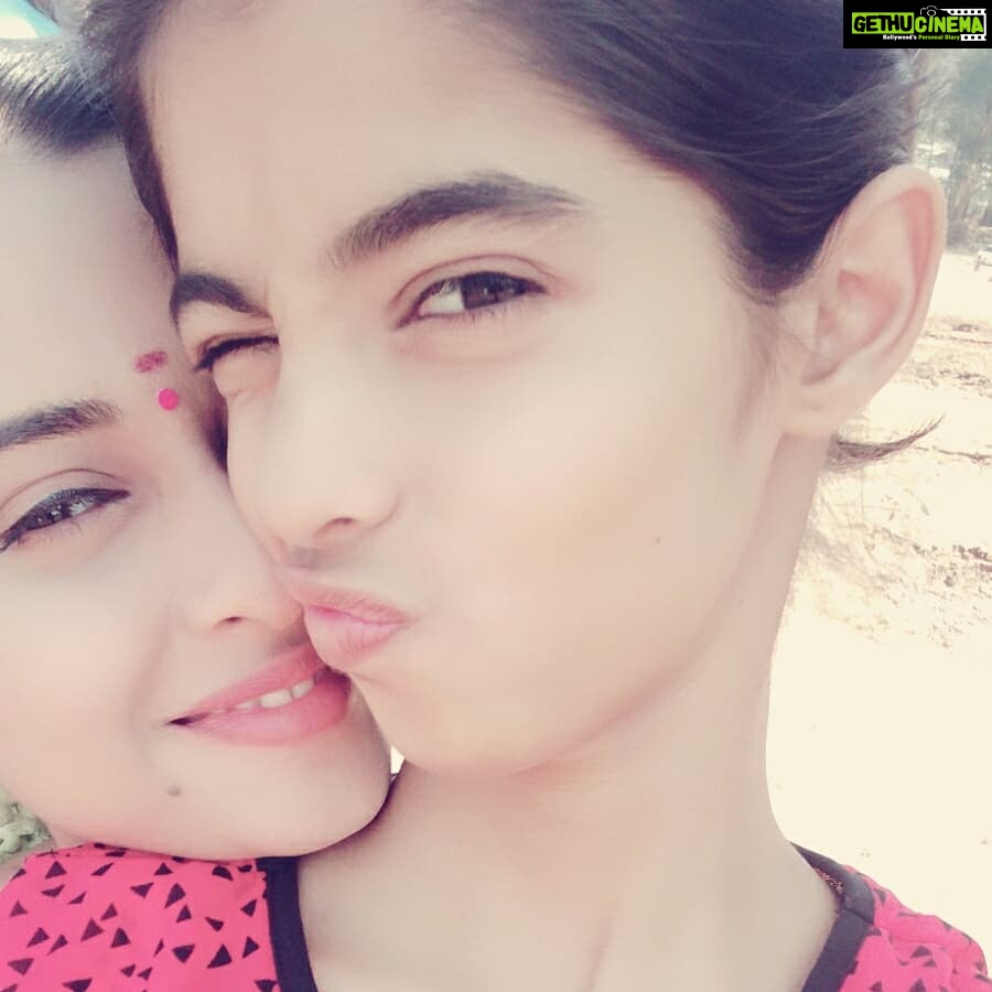 Arthana Binu Instagram - Happy birthday to my all in one đShe wakes up early in the morning along with me just because I have shoot Feeds me food just like a elder sister would do Makes sure that all my dreams are made true I am just proud to say that my poochu is actually the eldest here even though she is the youngest. My portable little human of happiness, acting partner,stylist,critic and what not She is just perfect in every role and that's why I feel proud when everyone says that they like jinju more than me She makes me realise that unconditional love exists Lots of love to jinju baby ( Who had even broke a friendship just because her now ex-friend didn't find my signature appealing back then, when they were in class 1 ) Each and every moment I learn something new from her and she surprises me everytime I truly have the world's best sisterâ¤