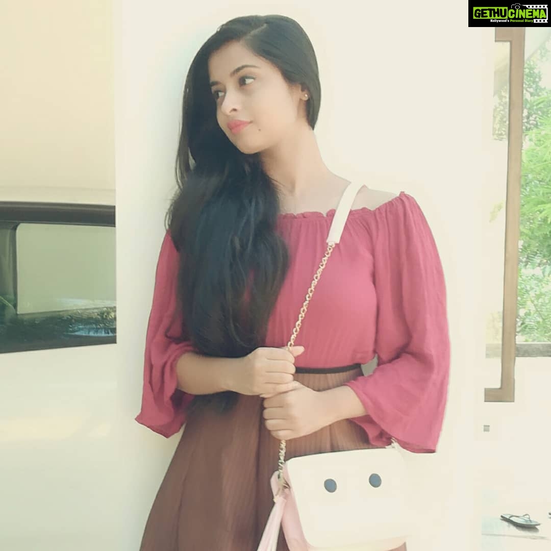 Arthana Binu Instagram - This eye popping aka kannu thalliya bag was an eye popper for me as it was something I liked long back while scrolling through the Insta of @thebagtalk Never even in my dreams did I think that jinju will keep it in mind and gift me exactly the same on my birthday with her savings Thank you @thebagtalk for having such cute stuffs in stock and for the amazing customer service π«β£