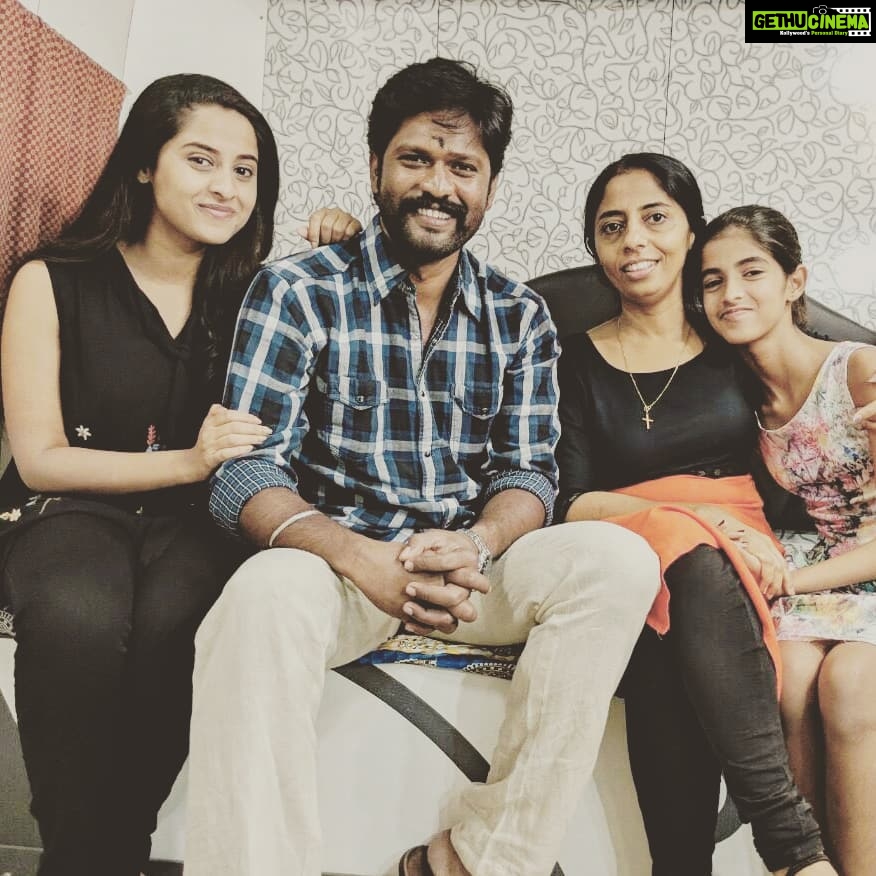 Arthana Binu Instagram - The one whom I bashed to death in Thondan is back alive in kadaikuttysingam A much treasured reunion❤ Wedding bells are ringing for our big Bro 💑💫 @soundararaja_actor