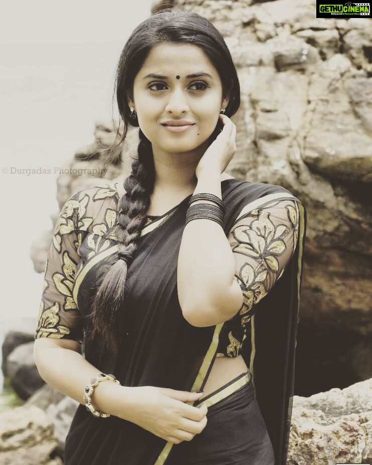 Arthana Binu Instagram - Vintage style never fades ☺ PC : @durgadas.sr