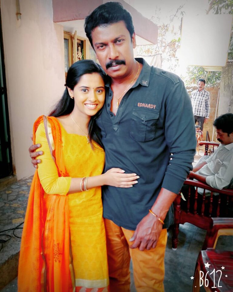 Arthana Binu Instagram - Reserved this pic for this big day! I committed Thondan without even listening to the script because I got the offer for this character from someone like Samuthirakani sir without even seeing me in person or seeing my previous work! Lucky to have got him as my onscreen brother! I respect and has that affection towards him same as I would have felt if I had an elder brother! Such an amazing human he is! Lucky I am! to debut in his film 😍
