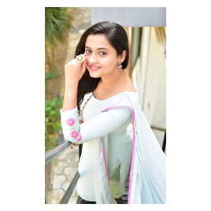 Arthana Binu Instagram - Hues 🌸
Wearing @laagire 
.
.
.
.
📸 : @thenithinsyam