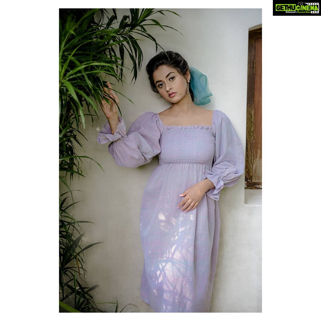 Arthana Binu Instagram - 💄: @jo_makeup_artist 📸 : @_basil__thomas_ 👗 : @clov_____ by @_shelooo_ . . Location : @oldharbourhotel Thank you @vishnu_thachan @alwin_dreampictures @rahul_me_here